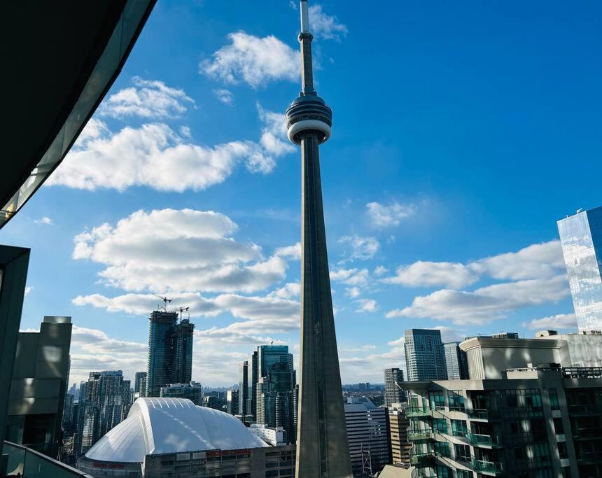 Luxury Condo - Steps To Everything - Balcony View Toronto Buitenkant foto