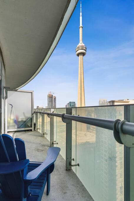 Luxury Condo - Steps To Everything - Balcony View Toronto Buitenkant foto